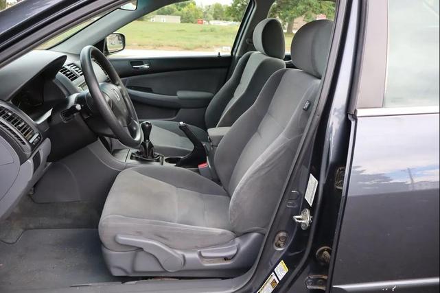 Photo of 2007 Graphite Pearl Honda Accord