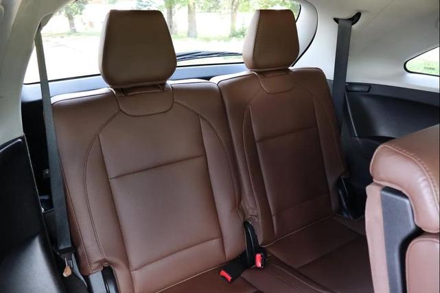 Photo of 2017 White Diamond Pearl Acura MDX