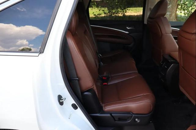 Photo of 2017 White Diamond Pearl Acura MDX