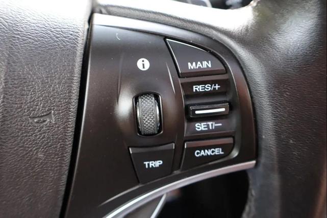 Photo of 2017 White Diamond Pearl Acura MDX