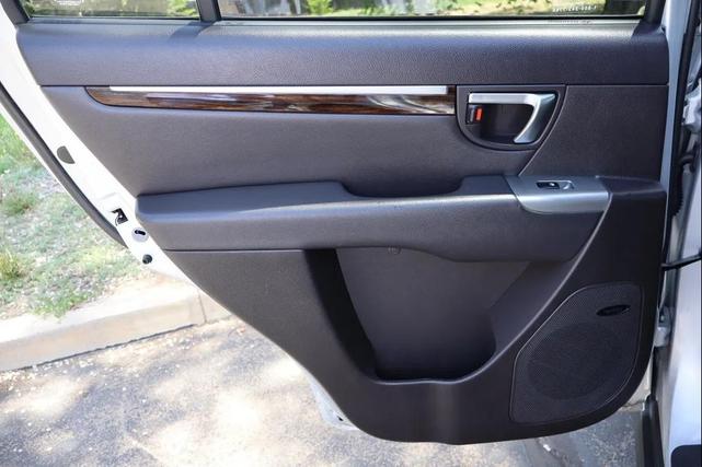 Photo of 2011 Moonstone Silver Hyundai SANTA FE