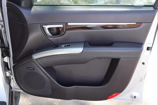 Photo of 2011 Moonstone Silver Hyundai SANTA FE