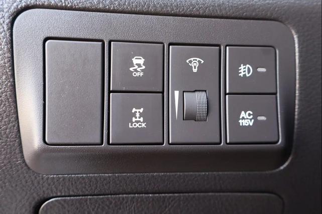 Photo of 2011 Moonstone Silver Hyundai SANTA FE