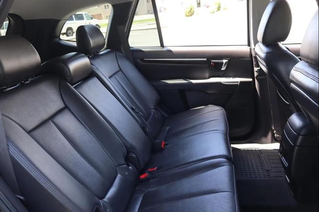 Photo of 2011 Moonstone Silver Hyundai SANTA FE