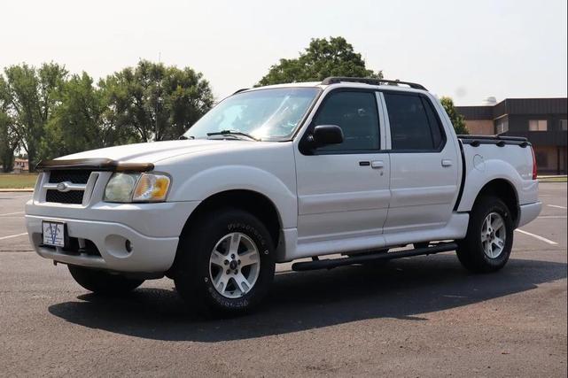Photo of 2005 Oxford White Clearcoat Ford Explorer Sport Trac