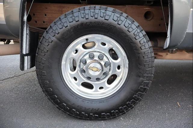 Photo of 2001 Gray Chevrolet Silverado 2500