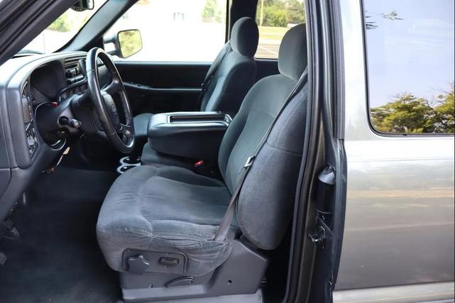Photo of 2001 Gray Chevrolet Silverado 2500