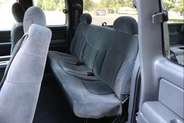 Photo of 2001 Gray Chevrolet Silverado 2500