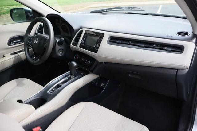 Photo of 2017 Lunar Silver Metallic Honda HR-V