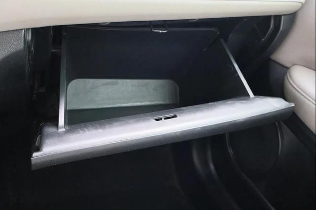 Photo of 2017 Lunar Silver Metallic Honda HR-V