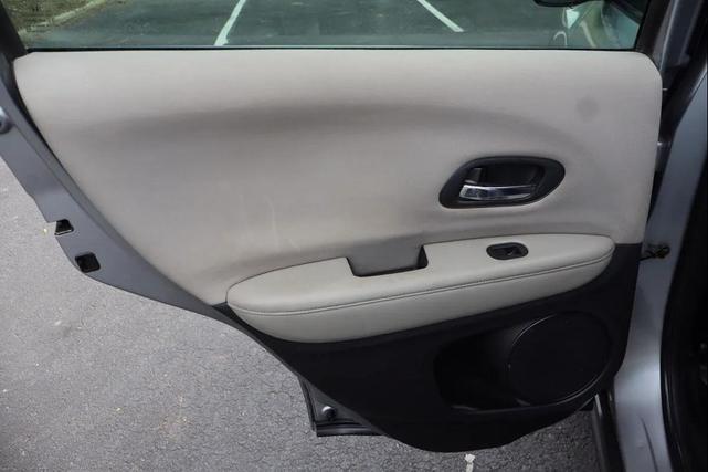 Photo of 2017 Lunar Silver Metallic Honda HR-V