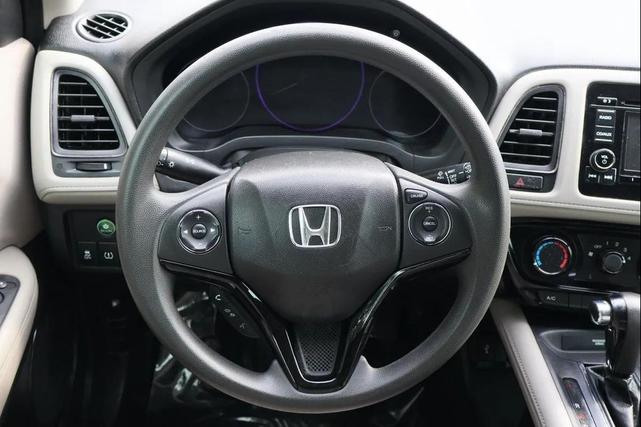 Photo of 2017 Lunar Silver Metallic Honda HR-V