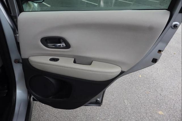 Photo of 2017 Lunar Silver Metallic Honda HR-V