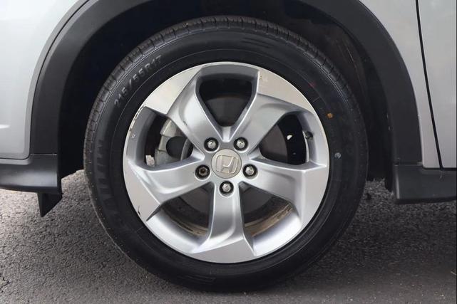 Photo of 2017 Lunar Silver Metallic Honda HR-V