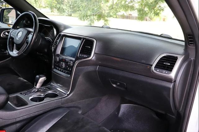 Photo of 2018 Bright White Clearcoat Jeep Grand Cherokee