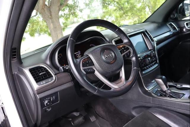 Photo of 2018 Bright White Clearcoat Jeep Grand Cherokee