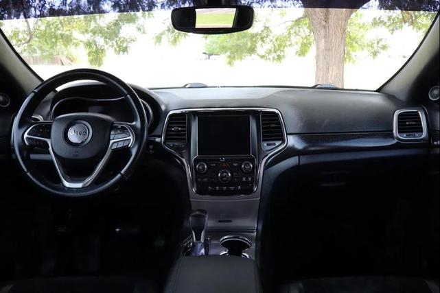 Photo of 2018 Bright White Clearcoat Jeep Grand Cherokee