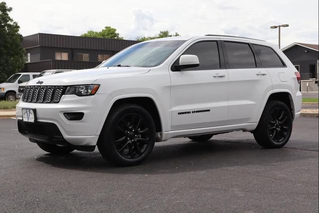 Photo of 2018 Bright White Clearcoat Jeep Grand Cherokee