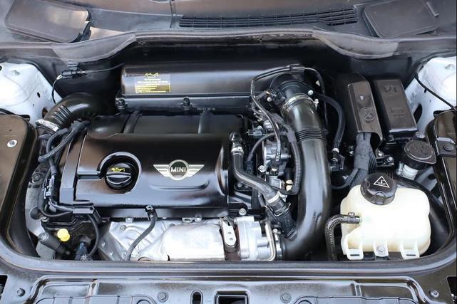Photo of 2012 Off white MINI Cooper S Countryman