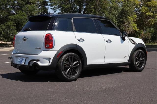 Photo of 2012 Off white MINI Cooper S Countryman
