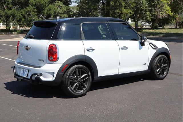 Photo of 2012 Off white MINI Cooper S Countryman