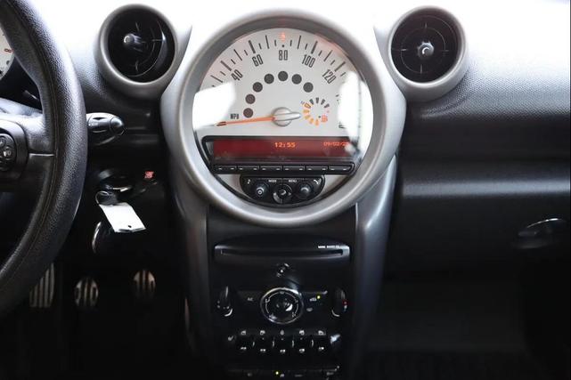 Photo of 2012 Off white MINI Cooper S Countryman