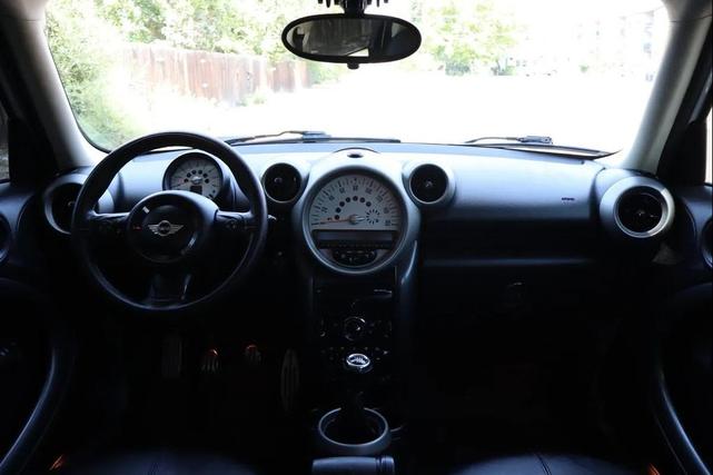 Photo of 2012 Off white MINI Cooper S Countryman