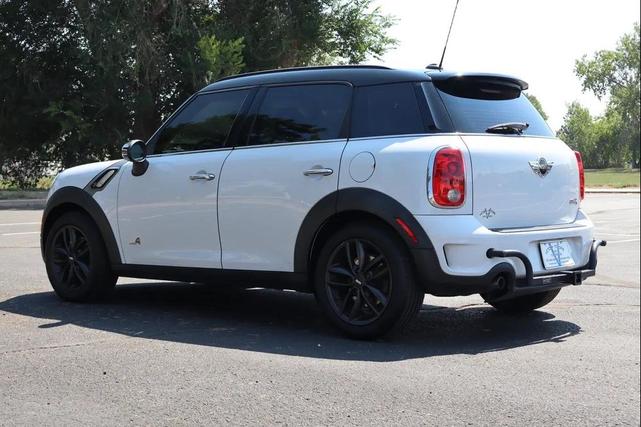 Photo of 2012 Off white MINI Cooper S Countryman