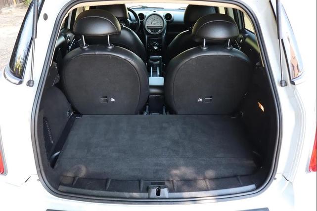 Photo of 2012 Off white MINI Cooper S Countryman