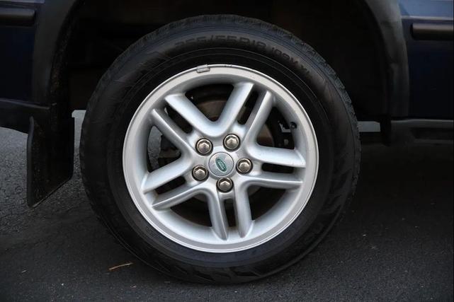 Photo of 2003 Oslo Blue Land Rover Discovery