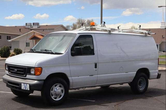 Photo of 2007 Oxford White Clearcoat Ford E250