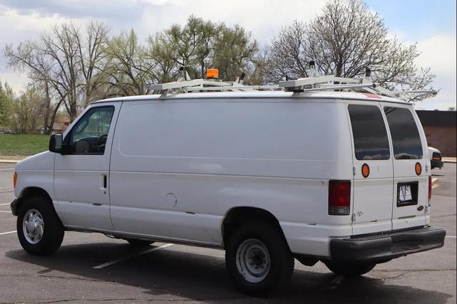 Photo of 2007 Oxford White Clearcoat Ford E250