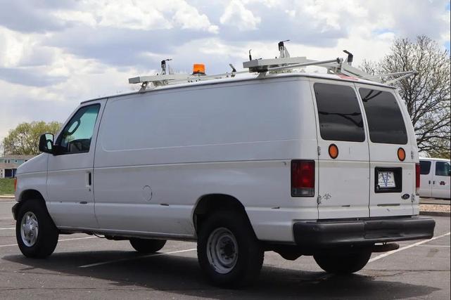 Photo of 2007 Oxford White Clearcoat Ford E250