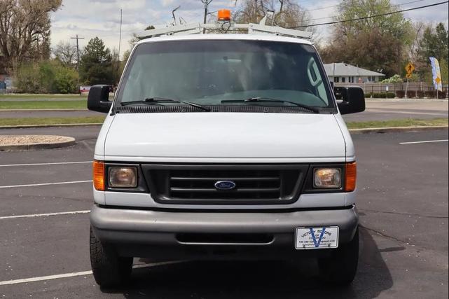 Photo of 2007 Oxford White Clearcoat Ford E250