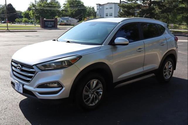 Photo of 2017 White Hyundai TUCSON