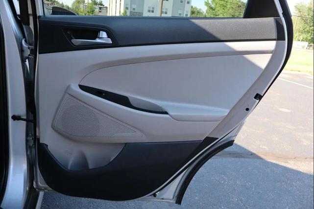 Photo of 2017 White Hyundai TUCSON