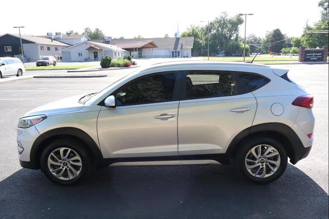 Photo of 2017 White Hyundai TUCSON