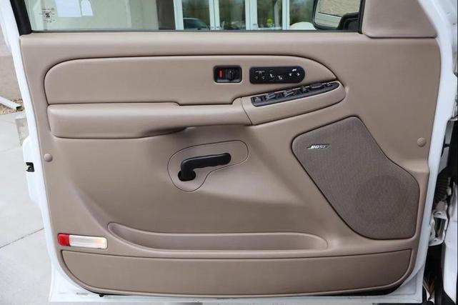 Photo of 2006 Summit White Chevrolet Suburban