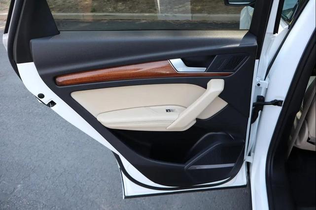 Photo of 2021 White Audi Q5
