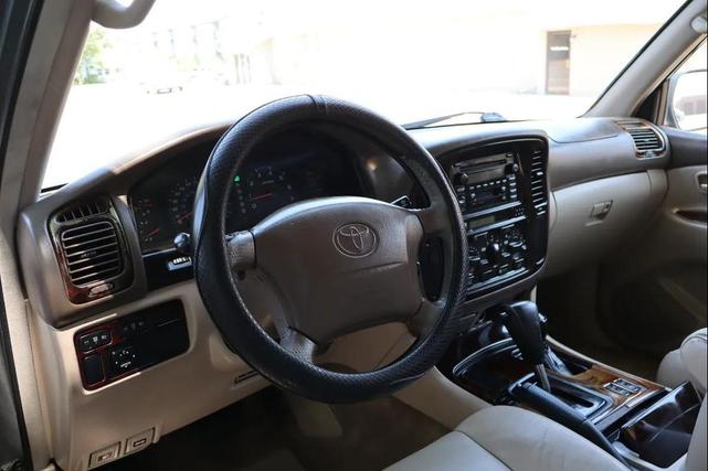Photo of 2000 Green Toyota Land Cruiser