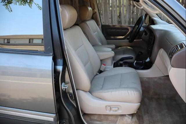 Photo of 2000 Green Toyota Land Cruiser
