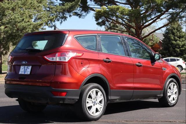 Photo of 2014 Burgundy Ford Escape