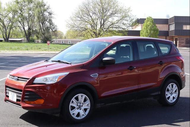 Photo of 2014 Burgundy Ford Escape