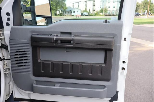 Photo of 2011 Oxford White Ford F-250