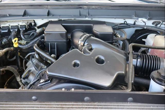 Photo of 2011 Oxford White Ford F-250
