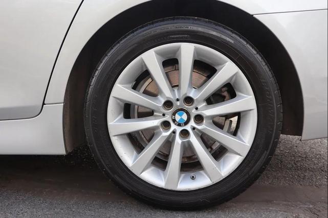 Photo of 2012 Silver BMW 535