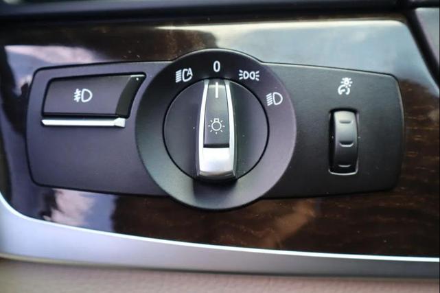 Photo of 2012 Silver BMW 535