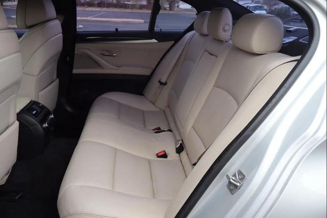 Photo of 2012 Silver BMW 535