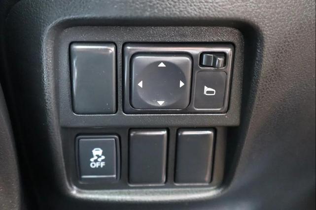 Photo of 2013 Sapphire Black Nissan Juke
