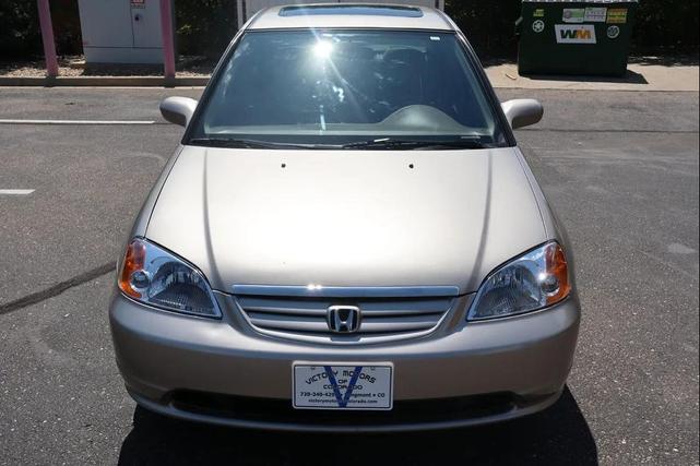 Photo of 2002 Gold Honda Civic